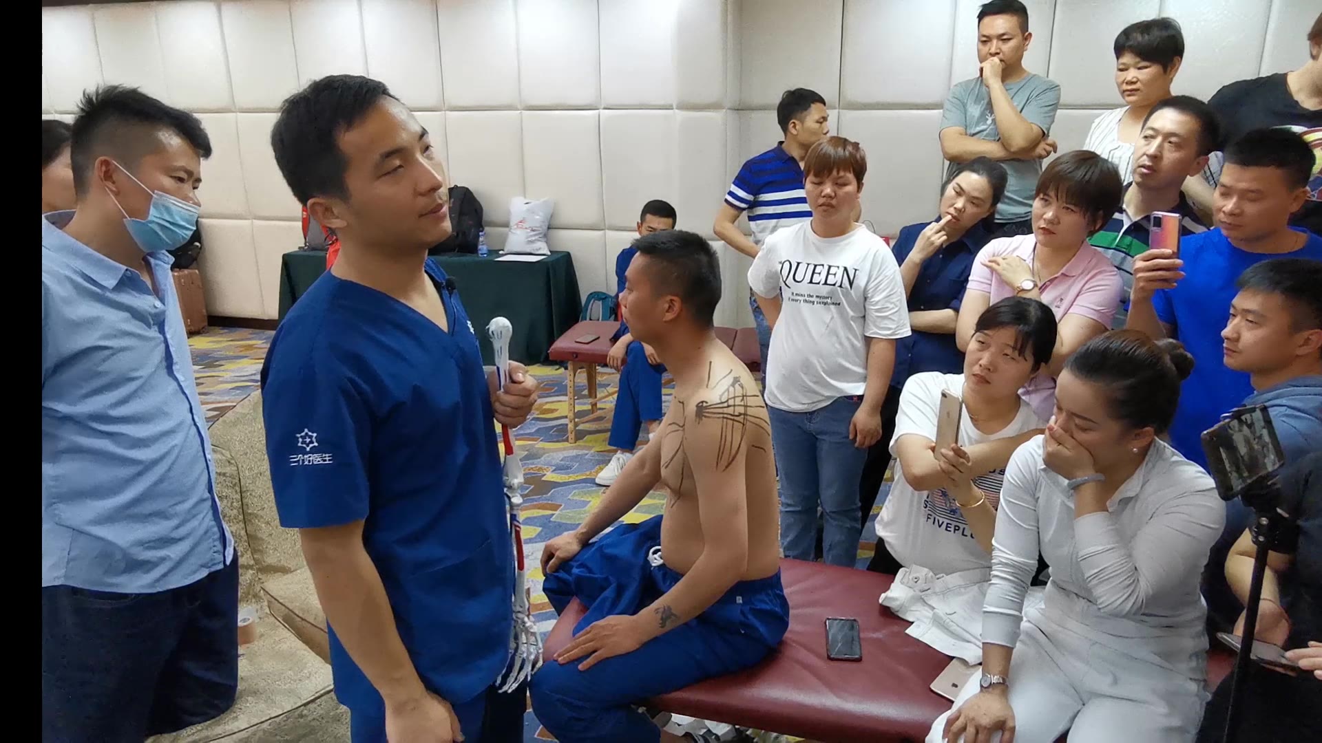手臂后背受限治疗方法视频封面