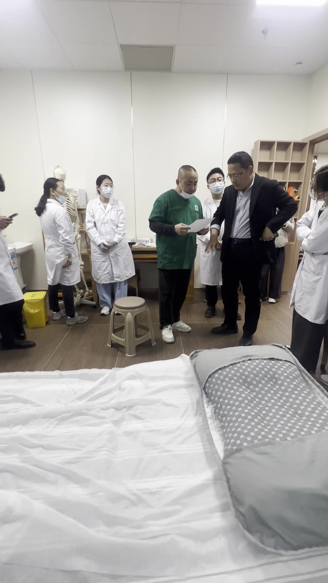 腕部腱鞘囊肿:急性期处理原则视频封面