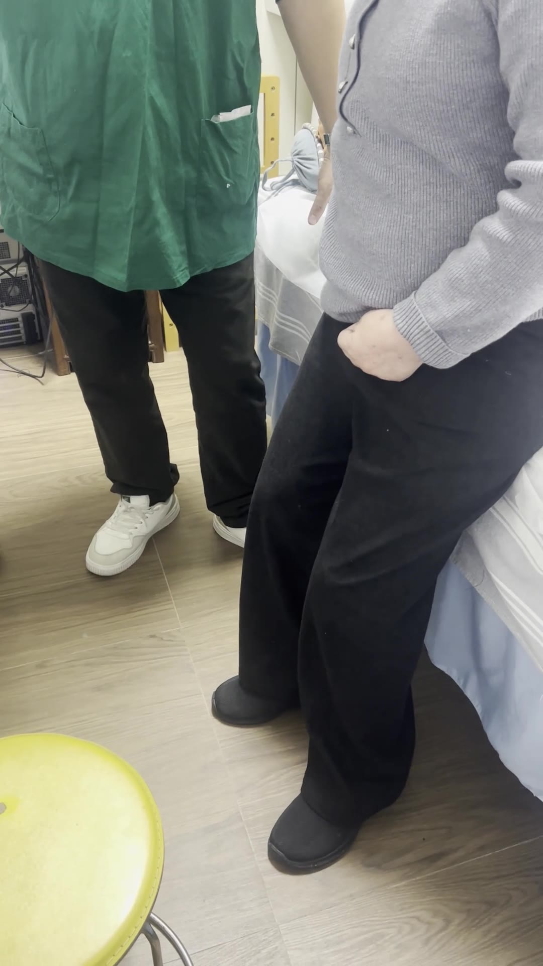 中风康复：抬腿训练与居家指导视频封面