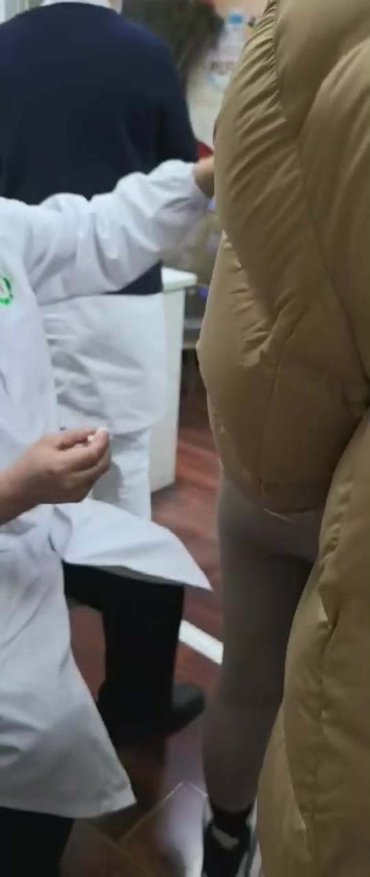 浮针治疗急性腰突症视频封面