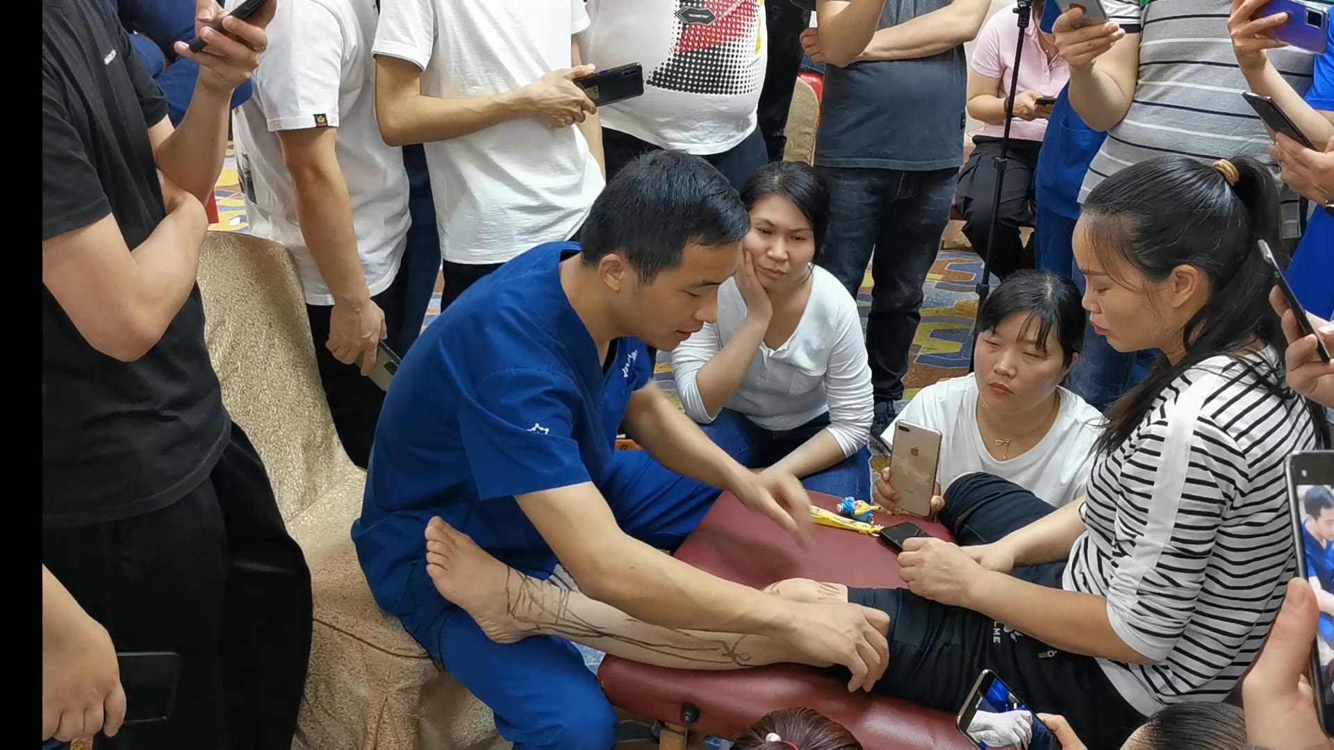 运动肌贴在膝关节的运用视频封面