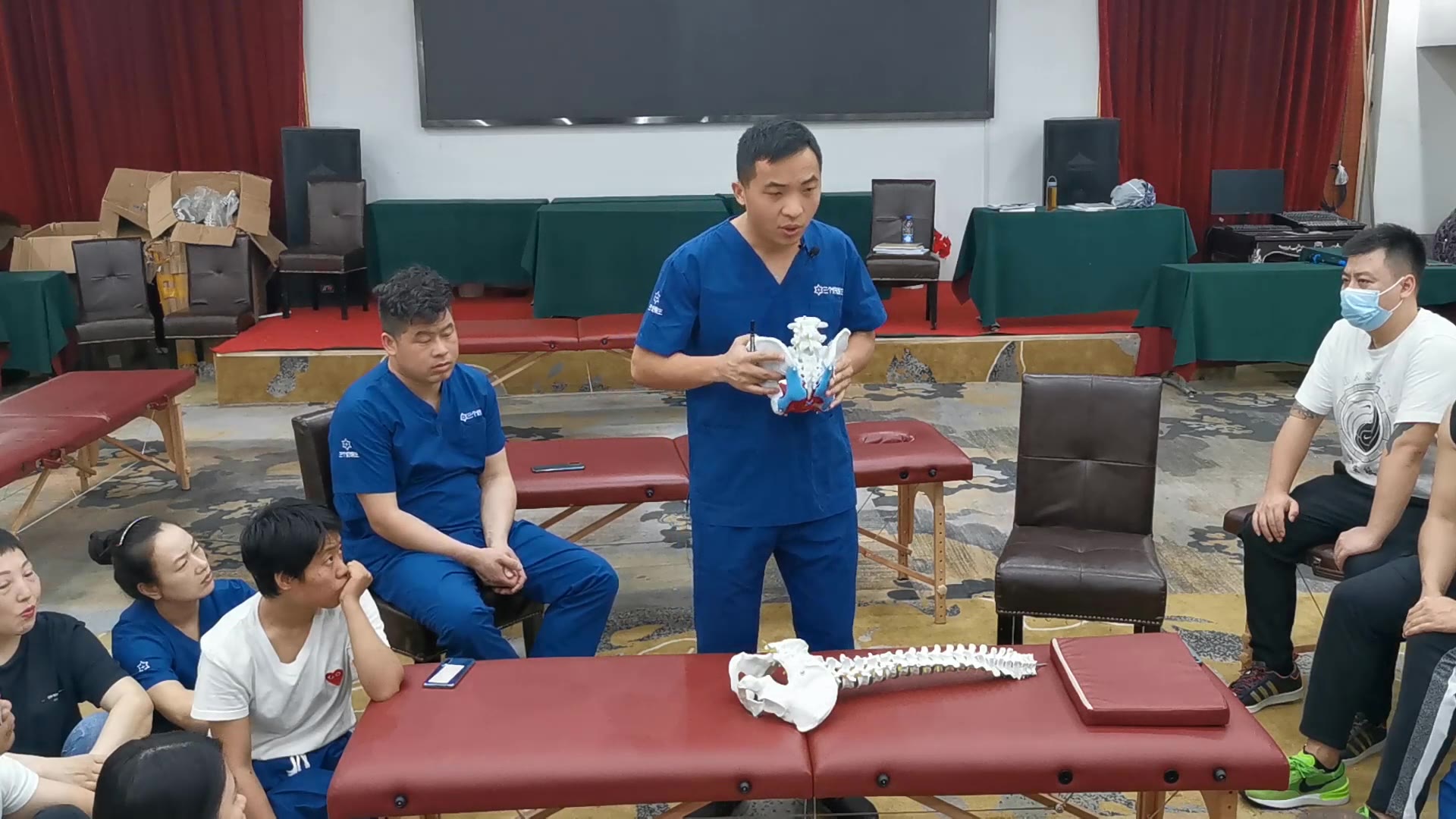骨盆后倾接触点的选择视频封面